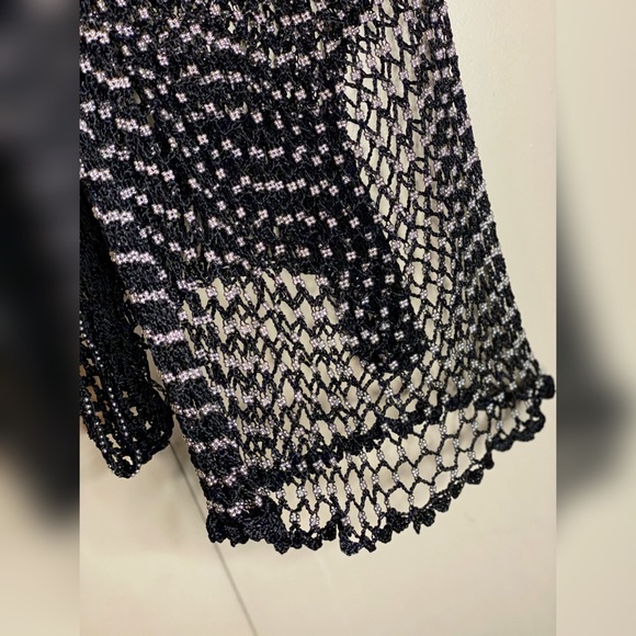 BUY OR ADD ON AS 🎁 🤍🖤Beaded Top 🤍🖤 - Picture 5 of 6